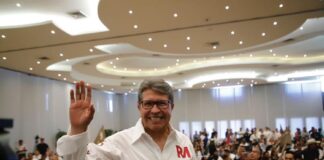 Ricardo Monreal llama a aspirantes de Morena a verse como adversarios, no enemigos