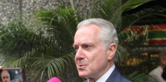 Santiago Creel anuncia que la próxima semana se definirá tema de la mesa directiva.