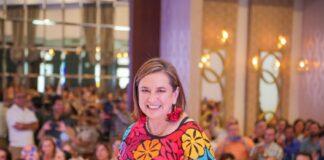 Denuncia Xóchitl Gálvez a López Obrador por revelar información fiscal y bancaria.