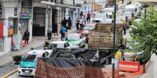 Repara Ayuntamiento registro dañado en Clavijero #Xalapa