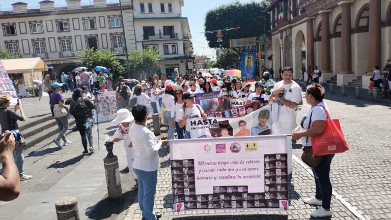Xalapa se suma a visibilizar a las más de 7 mil personas desaparecidas en Veracruz .