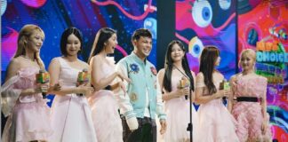 Lapillus presenta premio “Mejor Artista Latino” en los Kids Choice Awards México .