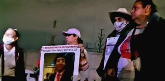 Funcionarios golpean y amenazan a madres buscadoras en plantón de Querétaro .