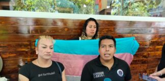 Mujeres Trans acusan que no les permiten trabajar el puente de Lázaro Cárdenas.
