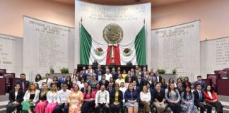Sesiona el XVIII Parlamento de la Juventud Veracruzana .