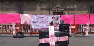 En Chiapas nunca nos llegó la 4T», madres de víctimas de feminicidio protestan ante Palacio Nacional
