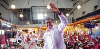 Llama Ricardo Monreal a poner fin a la exclusión social .