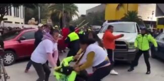Seguidores de Sheinbaum golpean a mujeres policías en #CDMX #Video .