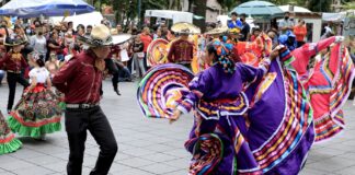 Invita Ayuntamiento de Xalapa a Noche Mexicana en Xallitic .