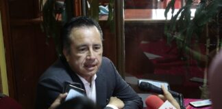 Gobernador de Veracruz dice que hay avances pero siguen desaparecidos 5 jóvenes .