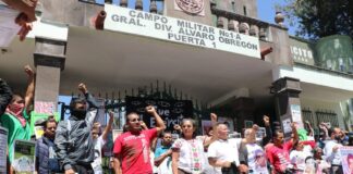 Familiares del caso Ayotzinapa rechazan «narrativa de hechos» de AMLO, le dan ultimátum