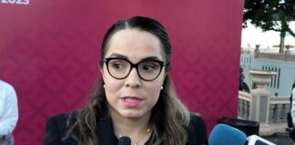 Con el pie derecho .