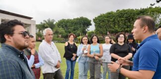 Verifican estudiantes espacio para Memorial de las y los Héroes de la Salud.