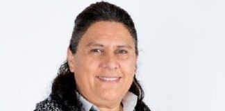 Charito Orozco Caballero alza la mano para gobernar Puebla