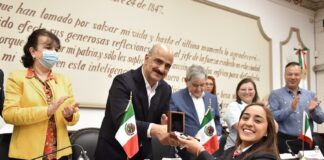 Entrega Ayuntamiento de Xalapa medalla “Manuel R. Gutiérrez”.