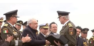 #Polemica: López Obrador galardona al general Salvador Cienfuegos.