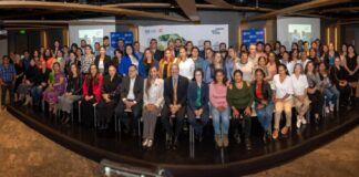 Mujeres representan más de 50 por ciento de la fuerza formal de producción de alimentos en el mundo .