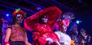 Presenta Ayuntamiento Programa Cultural Celebrando a los Muertos 2023  .