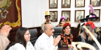 Recibe Ricardo Ahued a Catrinas y Catrines de la Industrial
