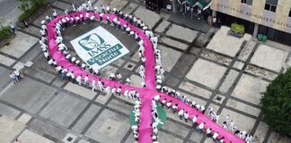 Realizó IMSS Veracruz Norte Lazo Rosa en Día Mundial de la Lucha contra el Cáncer de Mama