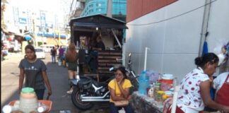 Lejos de Acapulco Diamante, trabajadoras informales no están en la agenda de rescate .