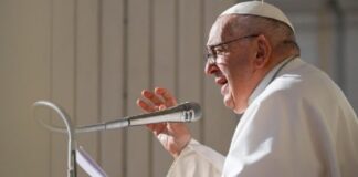 Papa Francisco habla sobre controvertidos temas como el sacerdocio de Mujeres y matrimonios igualitarios