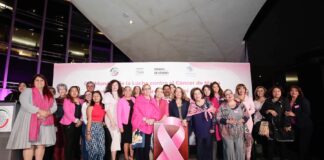 Ceremonia de iluminación del Senado de la República, de color rosa, por Día Mundial de Lucha contra el Cáncer de Mama