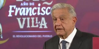 En medio de la tragedia AMLO presume encuesta a su favor