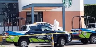 Balean a empresario de bienes inmuebles en cafetería de Puebla .