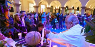 Inaugura Ricardo Ahued Altar de Muertos en Palacio Municipal