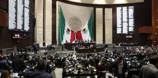 Morena y aliados desaparecen organismos autónomos en México.