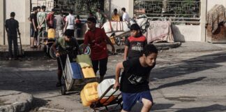 “Ya basta”, llamado de los trabajadores humanitarios ante un mes de bombardeos en Gaza