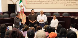 Atiende Ricardo Ahued a habitantes del predio El Moral.