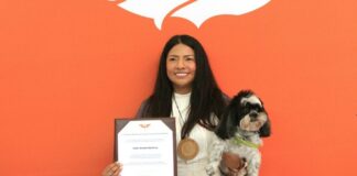 Indira Kempis y Samuel García formalizaron su precandidatura presidencial con Movimiento Ciudadano .