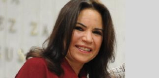 Mónica Robles en camino al Senado.