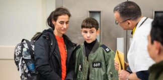 Hamás forzó a niño de 12 años a ver videos de las masacres del 7 de octubre.