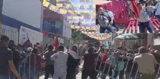 Bloqueos y exigencias a López Obrador en visita a La Montaña de Guerrero .