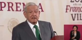 AMLO llama oportunistas a caravana de la indignación de habitantes de Acapulco. Ellos lo acusan de indolente y negligente.