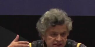 Beatriz Paredes en la FIL hablando de cultura democrática #Video