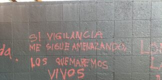 Encapuchados vandalizan Rectoría e instalaciones en el campus de la UNAM.