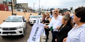 Entrega Ricardo Ahued vehículos operativos a la CMAS .