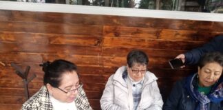 Pensionadas y jubilados suspenden bloqueos ante compromiso de SEV de regresarles el seguro.