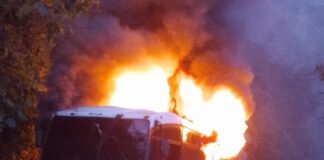 Se incendió un autobús de la línea Azteca sin lesionados .