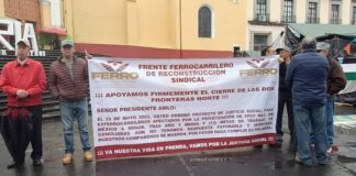 Protestan ferrocarrileros en Veracruz en apoyo a excompañeros despedidos por privatización,