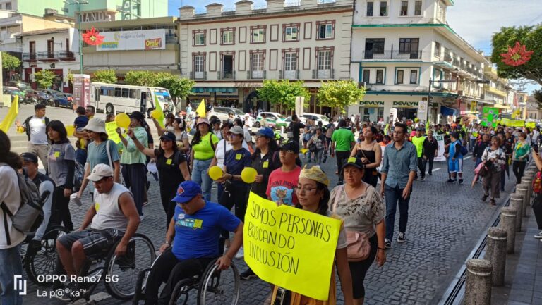 Marchan personas con discapacidades en Xalapa en demanda de inclusión #Veracruz