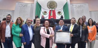 Entregan reconocimiento a institución ganadora del proyecto de memorial