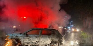 Balaceras, quema de vehículos y robos en ataques armados en Tabasco