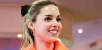 Mariana Rodríguez se registra como precandidata de MC a alcaldía de Monterrey.