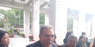 Reconoce rector de la UV retraso en pago de aguinaldos .