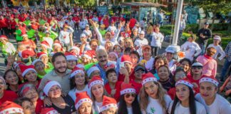 Realiza Ayuntamiento de Xalapa Zumbatón en el parque Juárez .